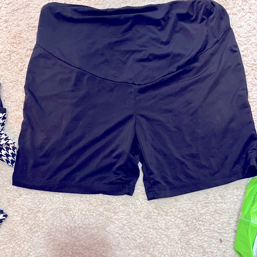 Maternity biker shorts